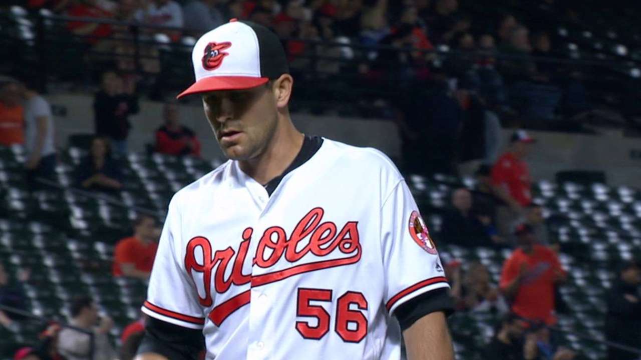 O'Day fans three in the 8th
