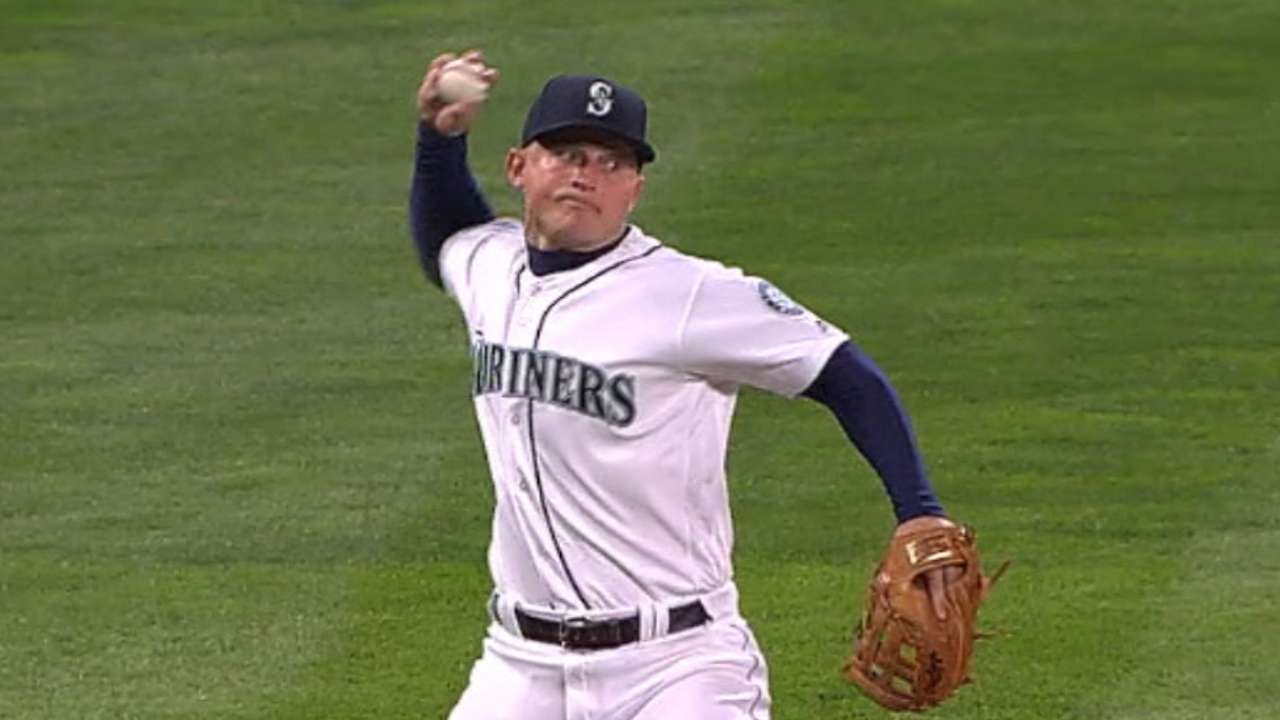 Seager nabs Correa in the 5th