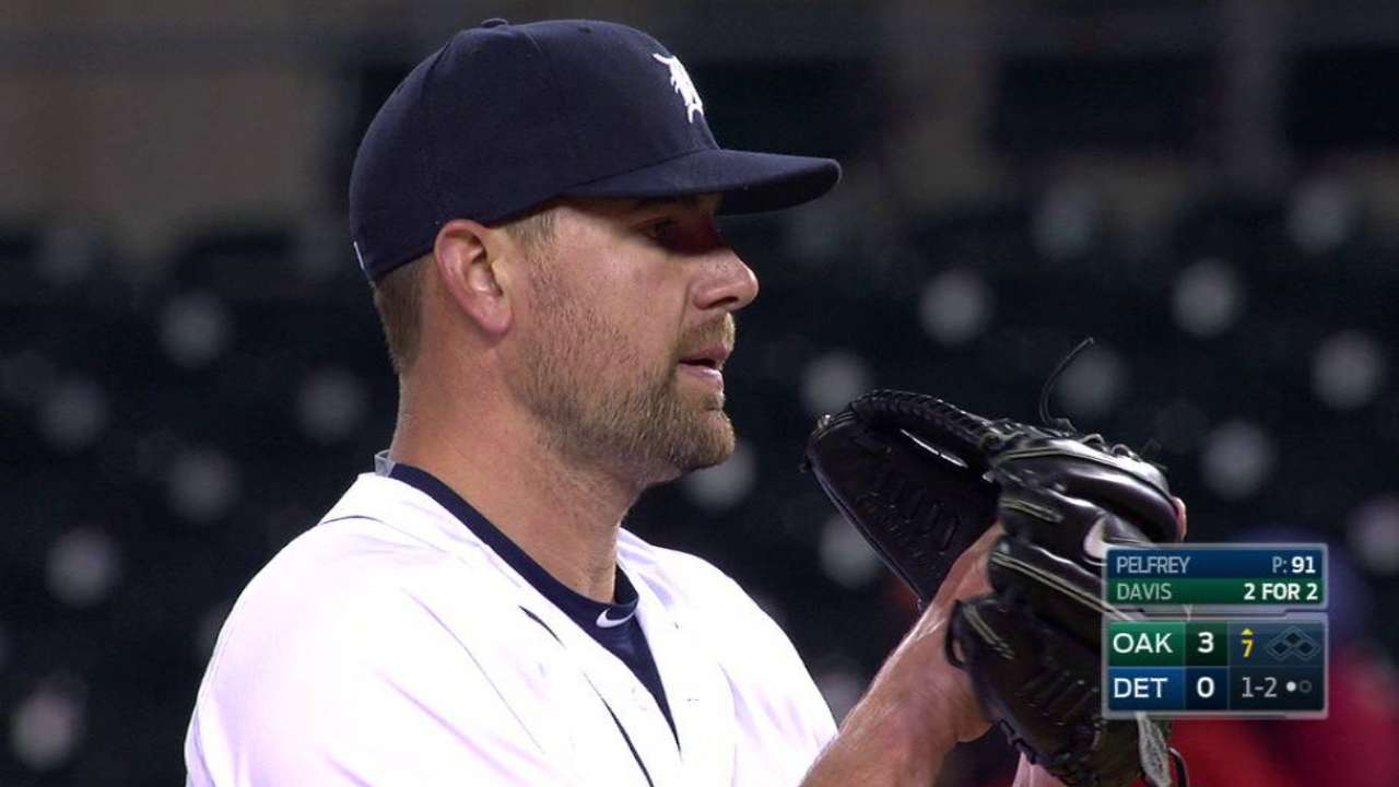 Tigers avoid shutout, but Pelfrey takes loss