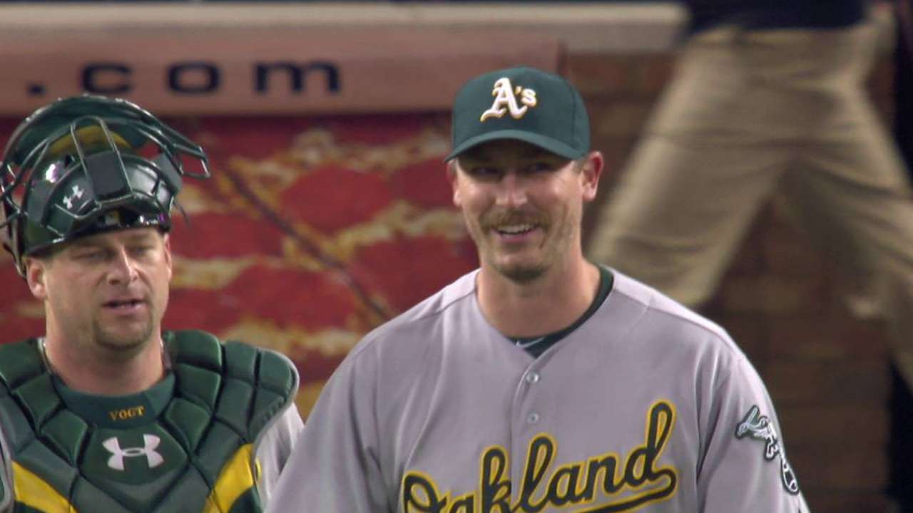 Experienced Axford an asset for A's bullpen