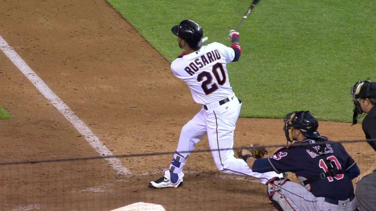 Rosario's solo homer