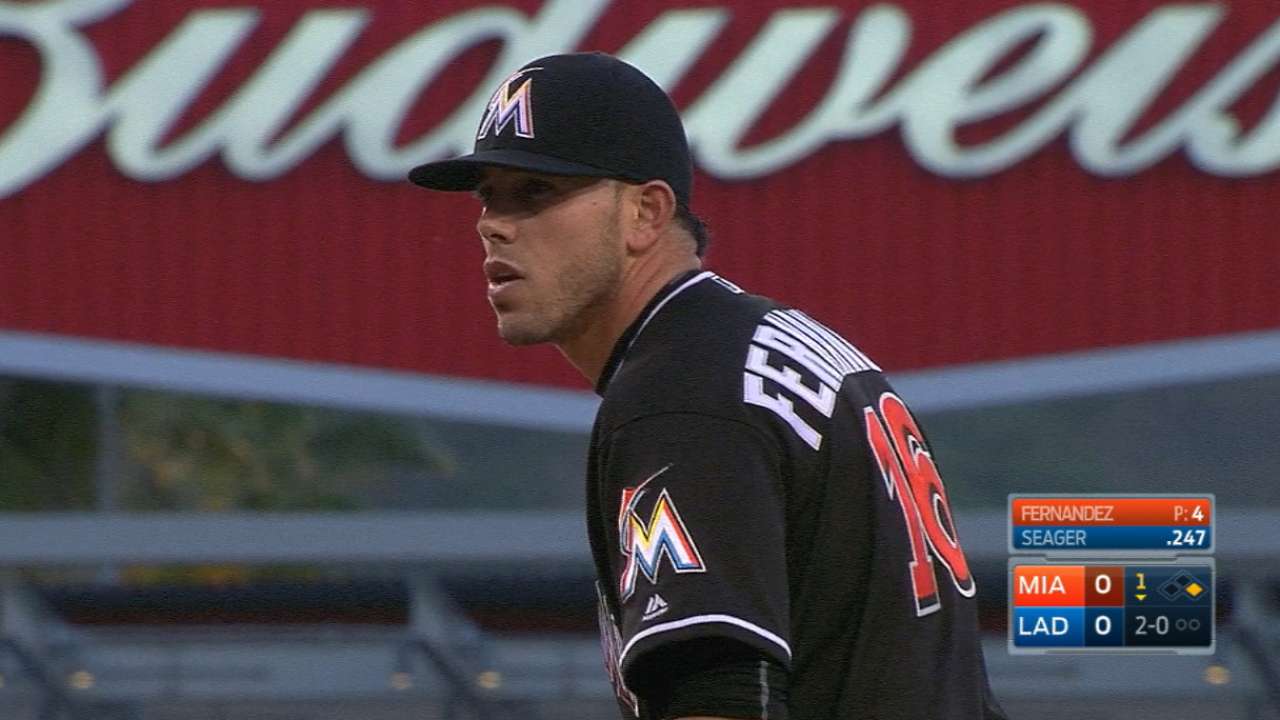 Fernandez's fans eight in win