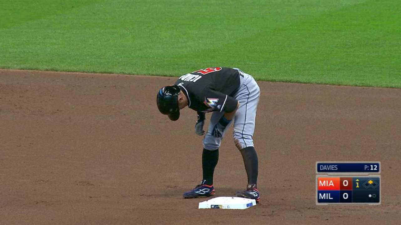 Suzuki's 500th stolen base