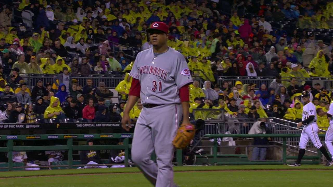 Simon escapes bases-loaded jam