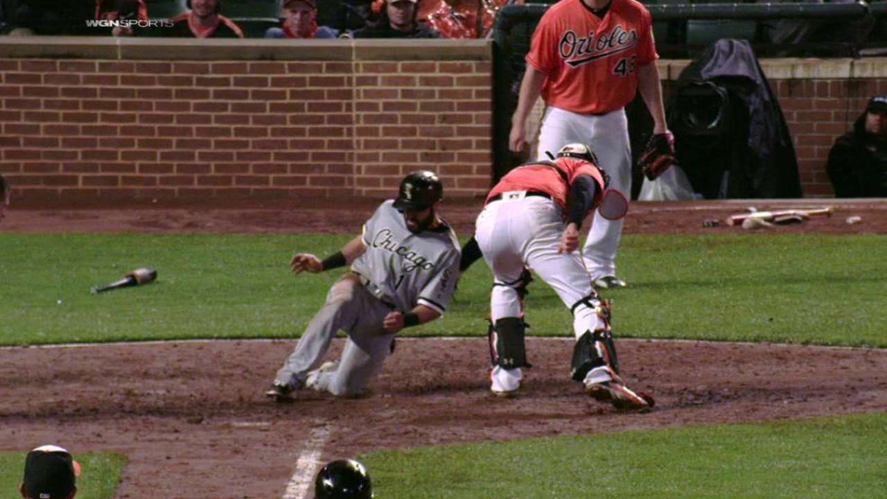 Abreu's RBI in 9th rallies White Sox past O's