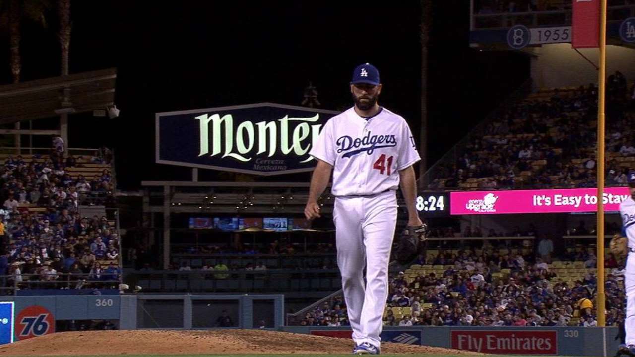Hatcher escapes a jam in the 7th