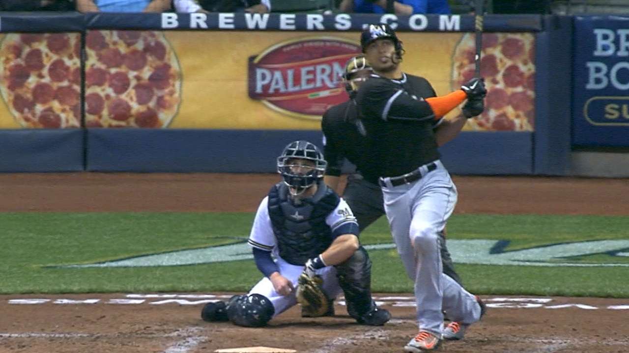 Marlins hit 4 HRs, hold off Brewers, win 7th straight