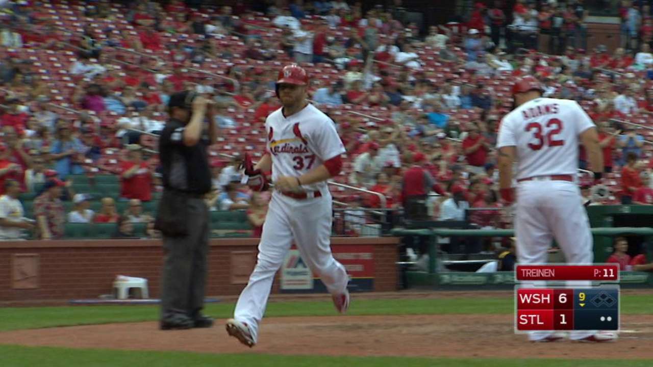 Umpire review gives Moss a HR