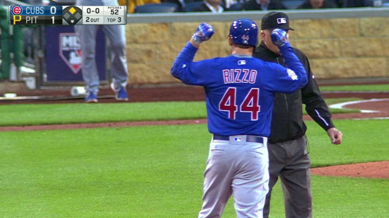 Cachorros hunden a Piratas detrás de Hammel, Rizzo
