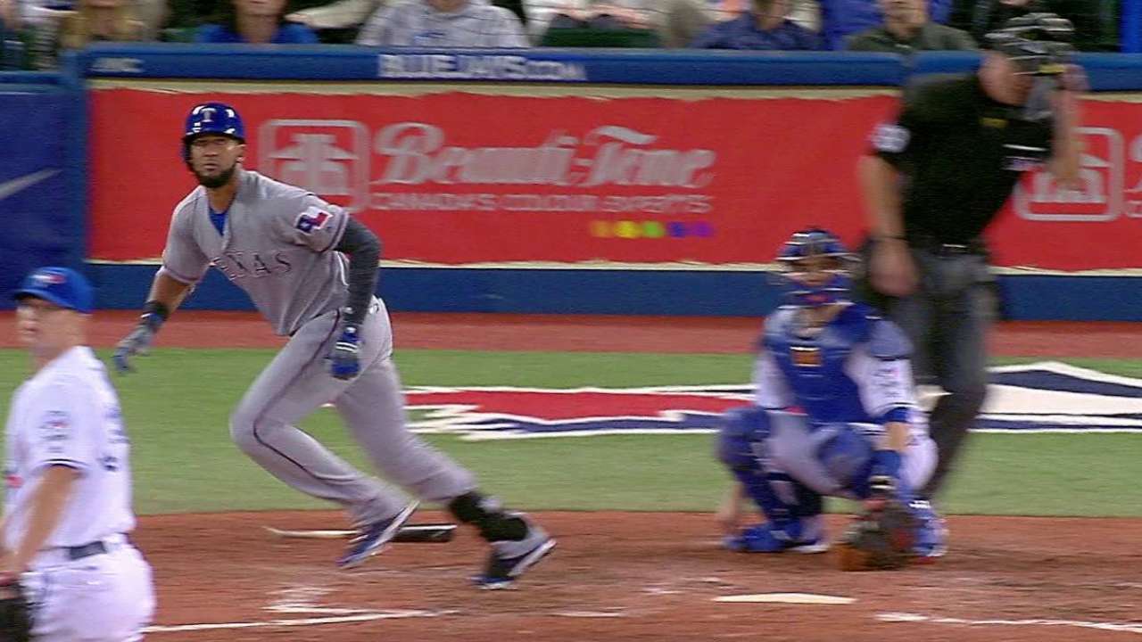 Con jonrón de Nomar Mazara, Rangers superan a Azulejos