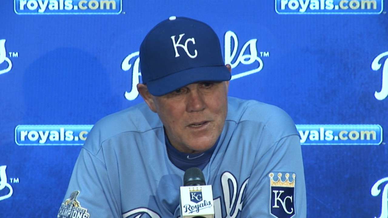 Royals' tough 1st leads to Medlen's early exit