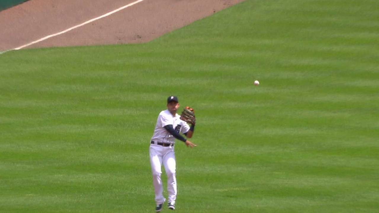 Iglesias' backhanded stop