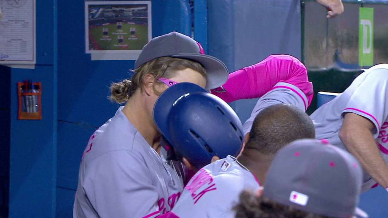Hernandez's pregame smooch
