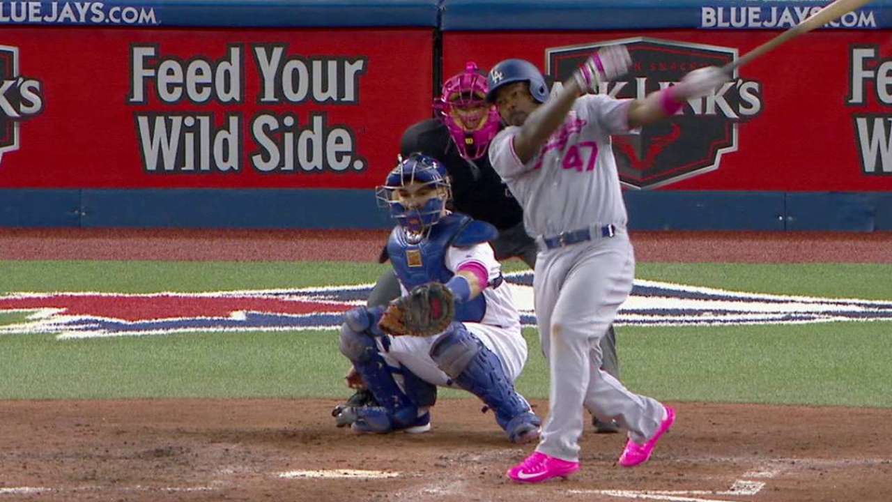 Dodgers ride 8th-inning rally to defeat Jays