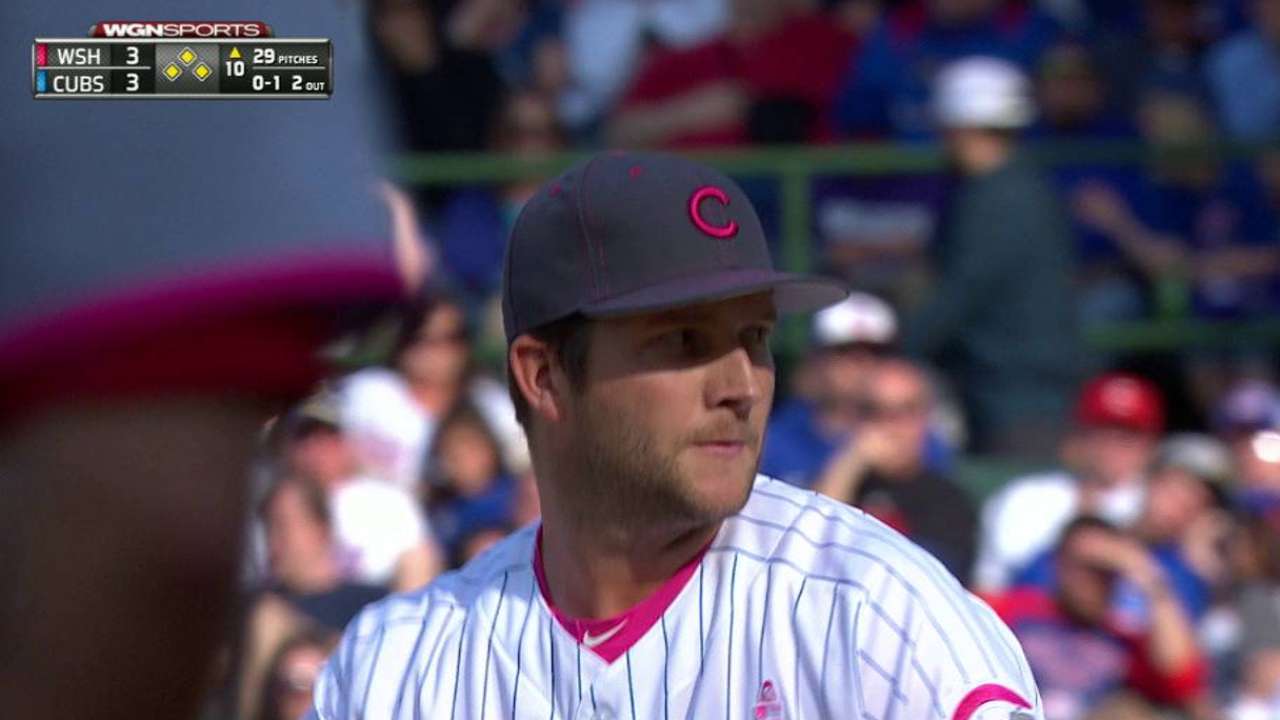 Warren escapes bases-loaded jam