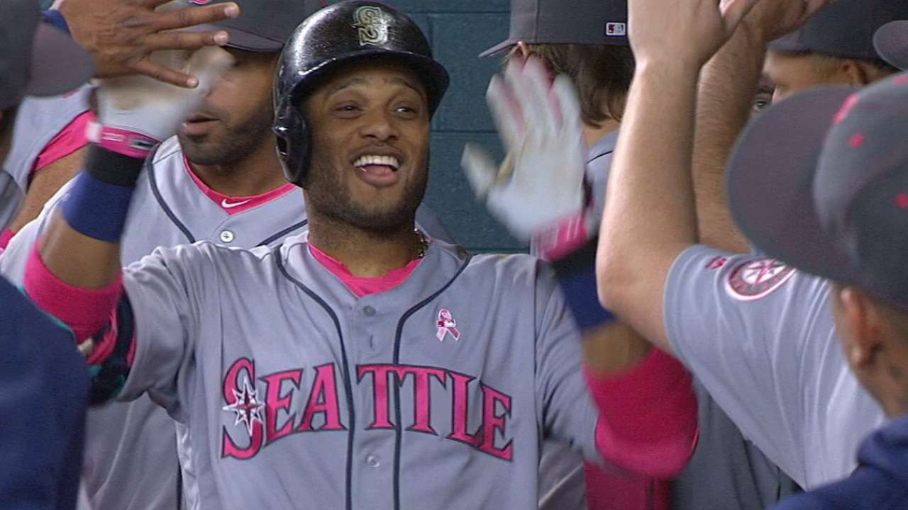 Ca-no doubt: Mariners 2B takes weekly honor