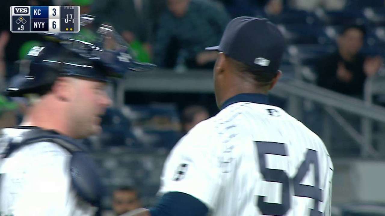 Aroldis makes Yanks debut to close out win