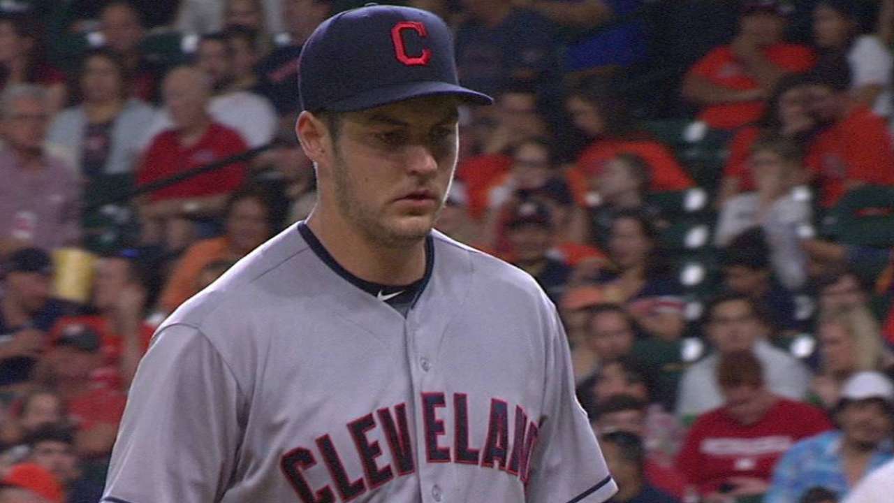 Bauer strikes out Altuve