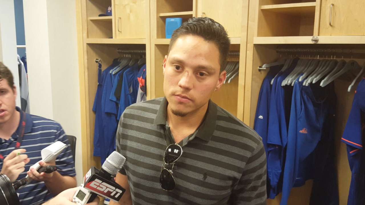 Flores lands on DL with hamstring strain