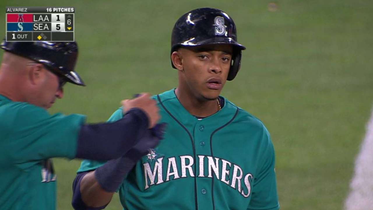 Marte's bases-clearing triple