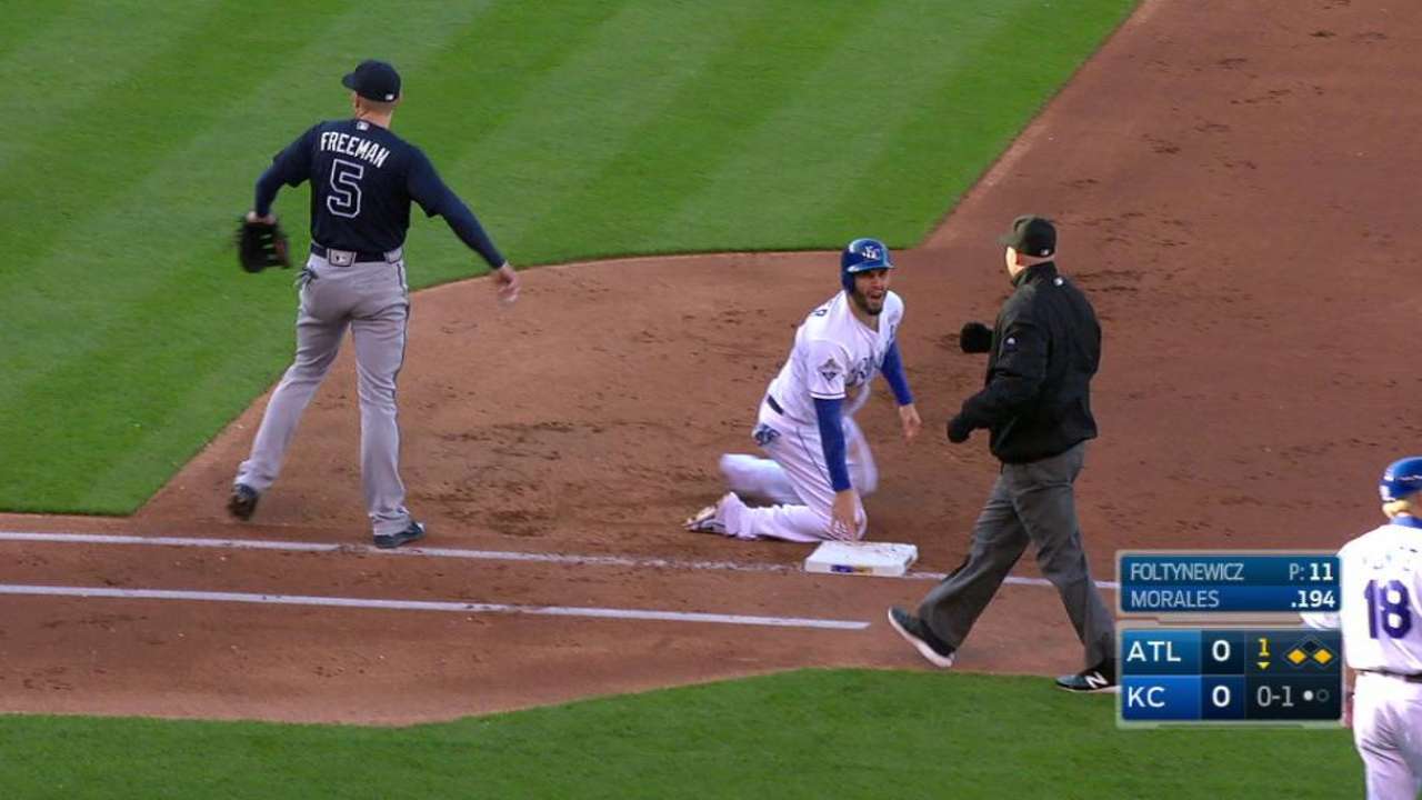 Foltynewicz picks off Hosmer