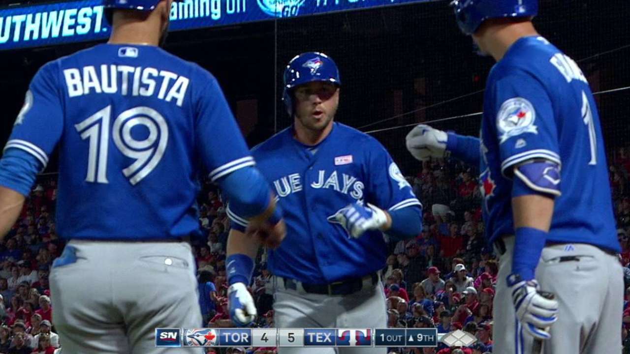 Smoak's two-run homer