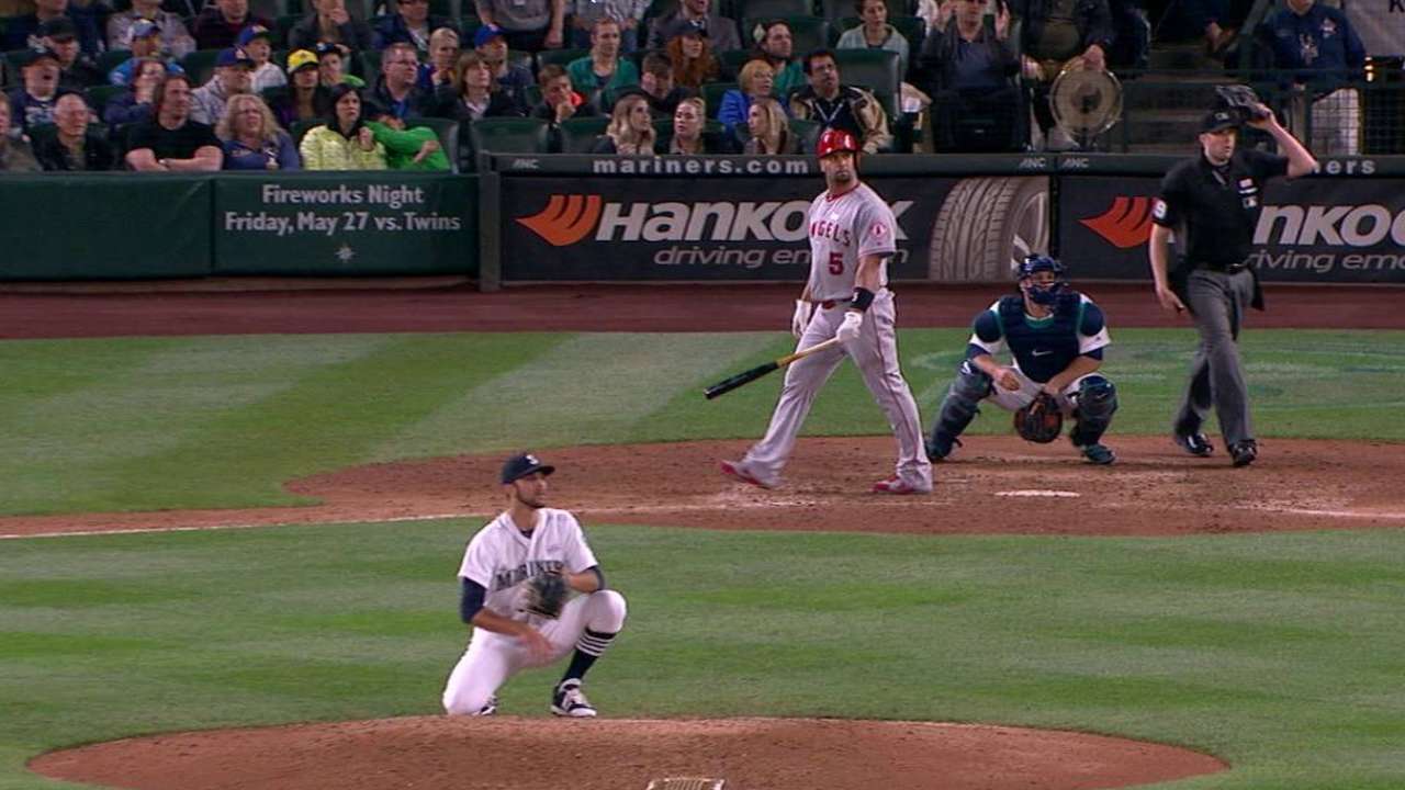 Angelinos ganan con HR de 3 carreras de Albert Pujols en 9no
