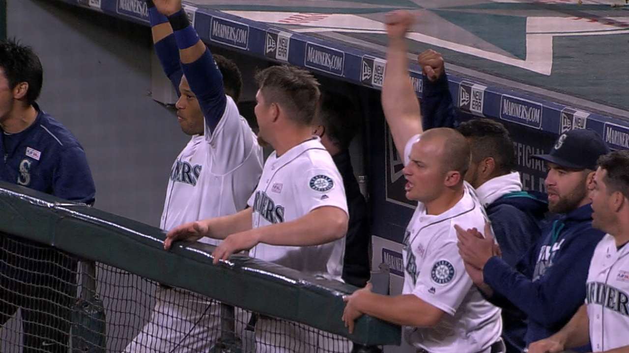 Mariners' five-run 8th inning