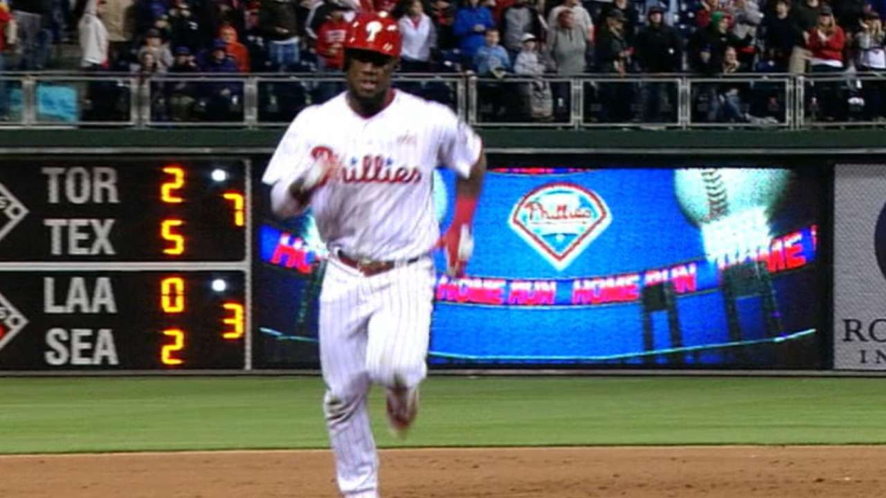 Herrera's solo home run