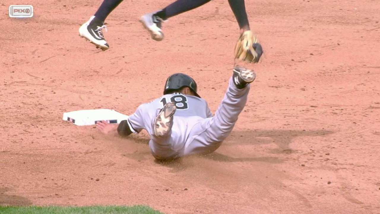 Gregorius makes fantastic tag