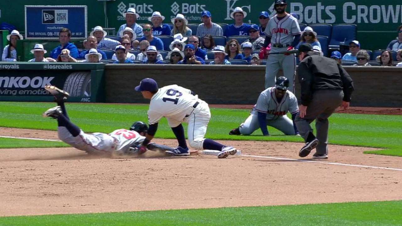 Escobar throws out d'Arnaud