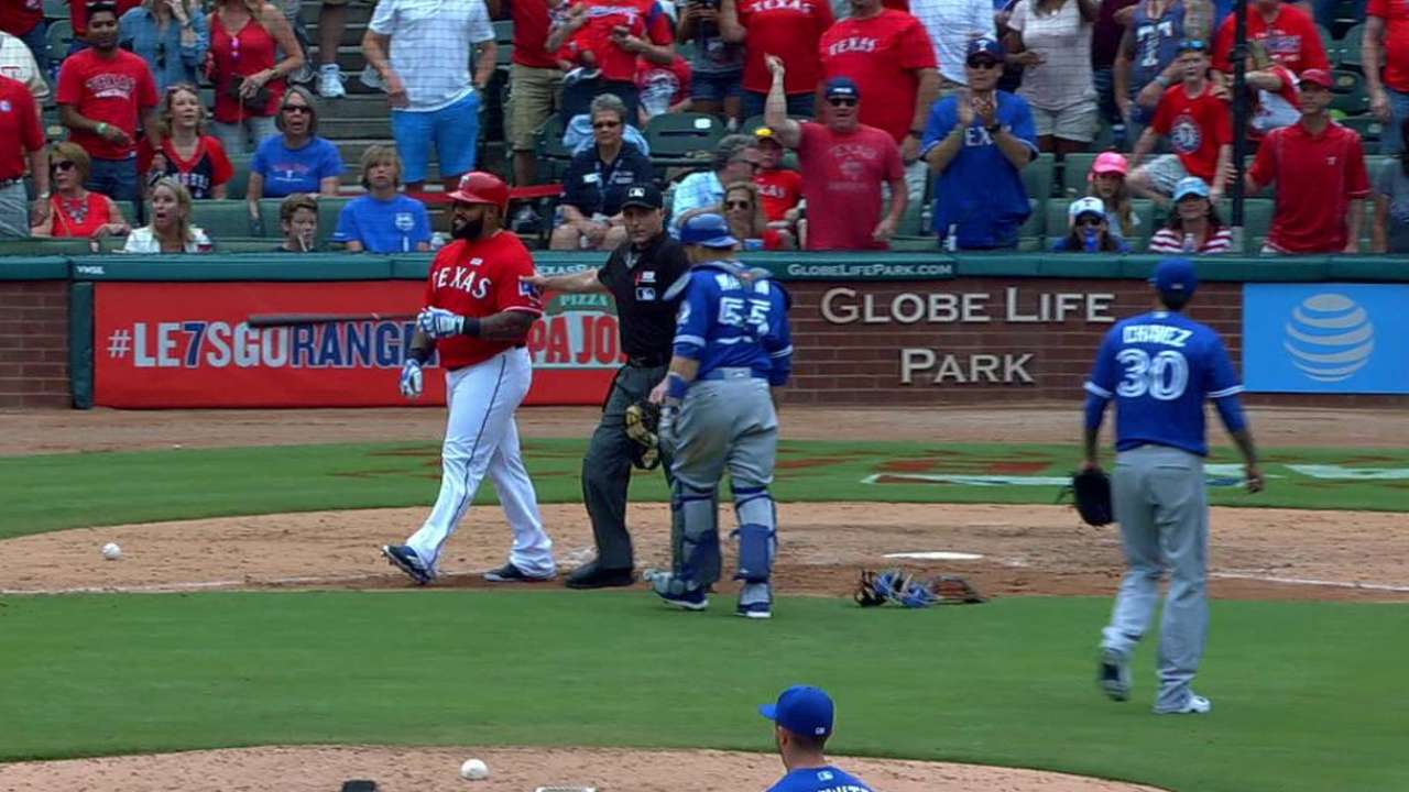 Fielder gets hit by Chavez