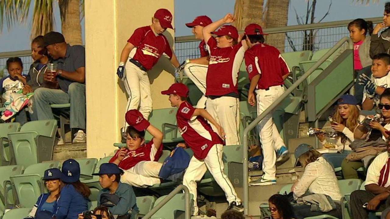 Manhattan Beach LL takes in game
