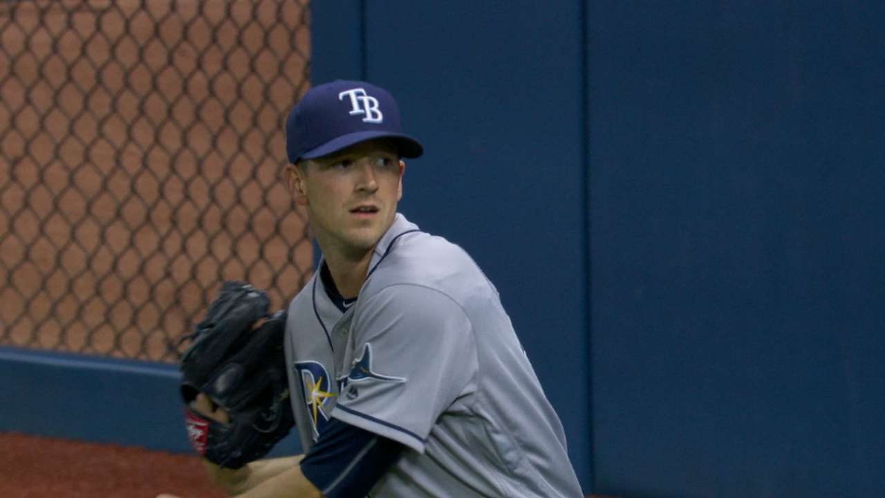 Smyly slyly escapes jams to contain Jays