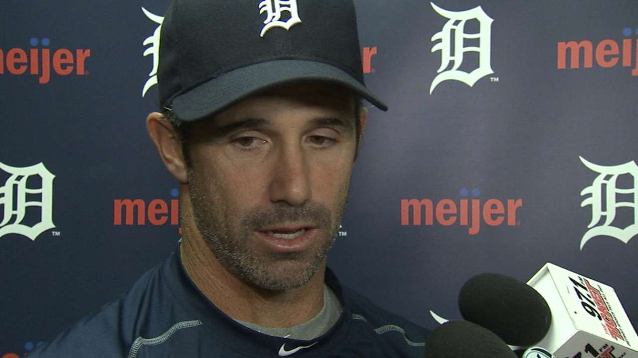 Ausmus on ejection, 10-8 win