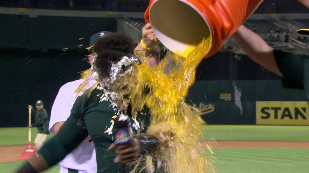 Davis on walk-off grand slam