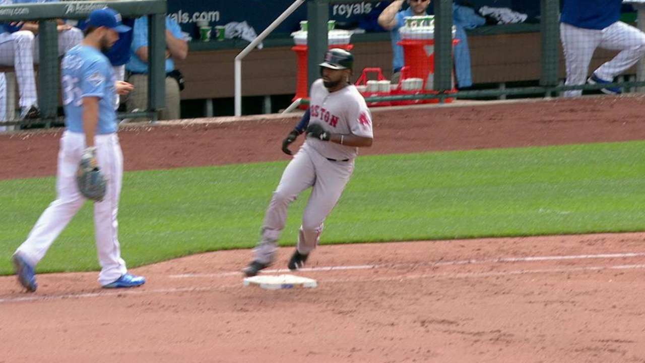 Bradley Jr. extends hit streak