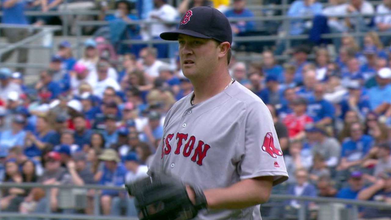 Wright settles in to help out Boston's bullpen