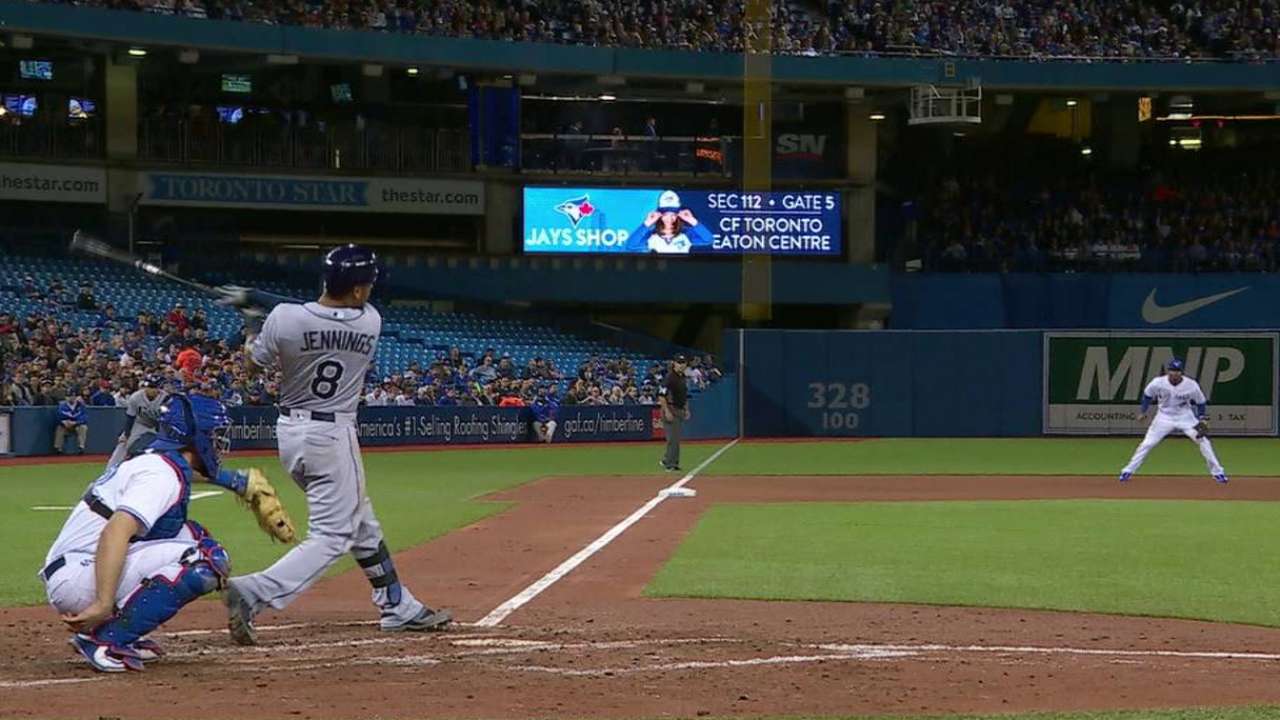Rays sellan barrida sobre Azulejos a base de jonrones