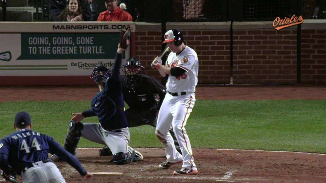 Kim scores on wild pitch