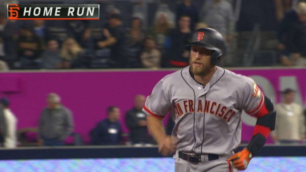 Pence, Cueto push Giants to 7th straight win