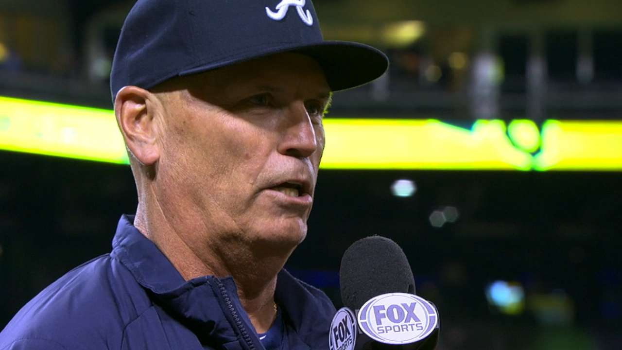 Gutsy pitching change pays off for Snitker