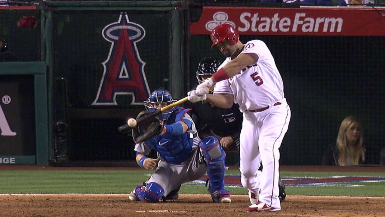 Pujols' 2,700th hit