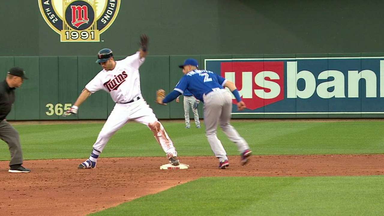 Tulo tags out Mauer