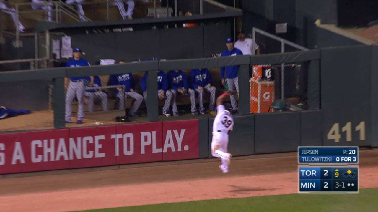Santana's leaping catch
