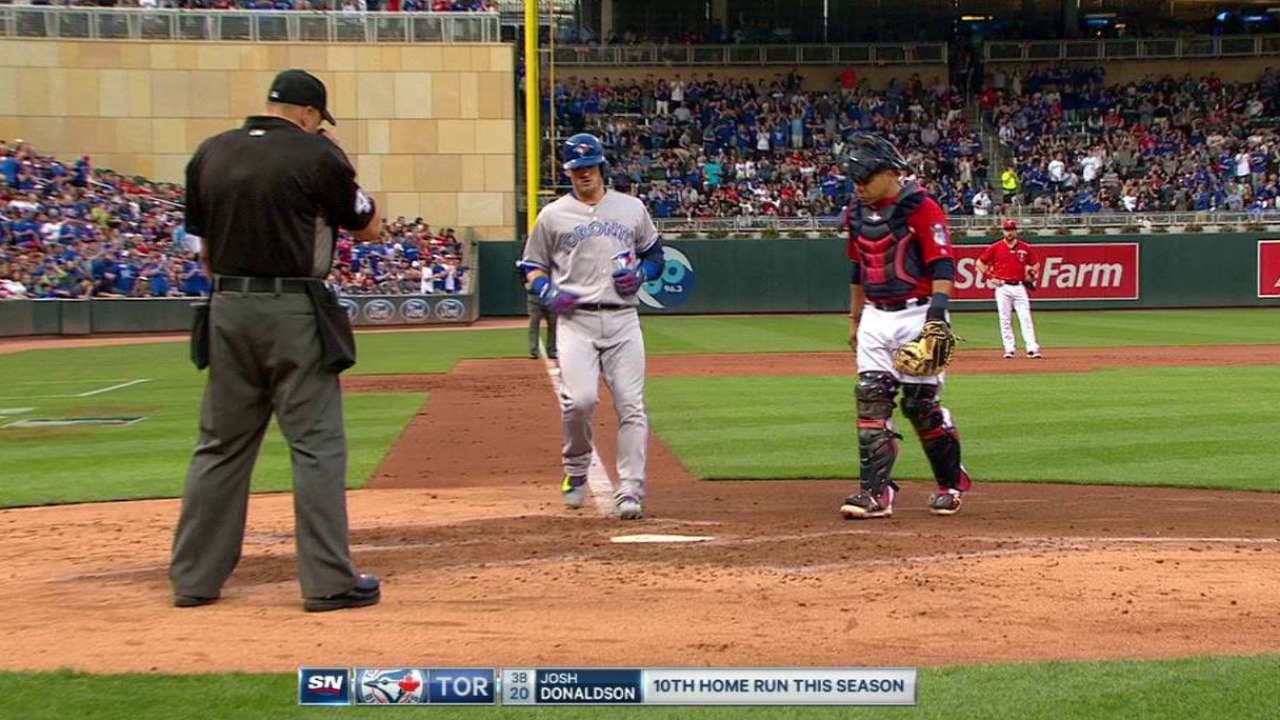 Blue Jays hit four home runs in rout of Twins