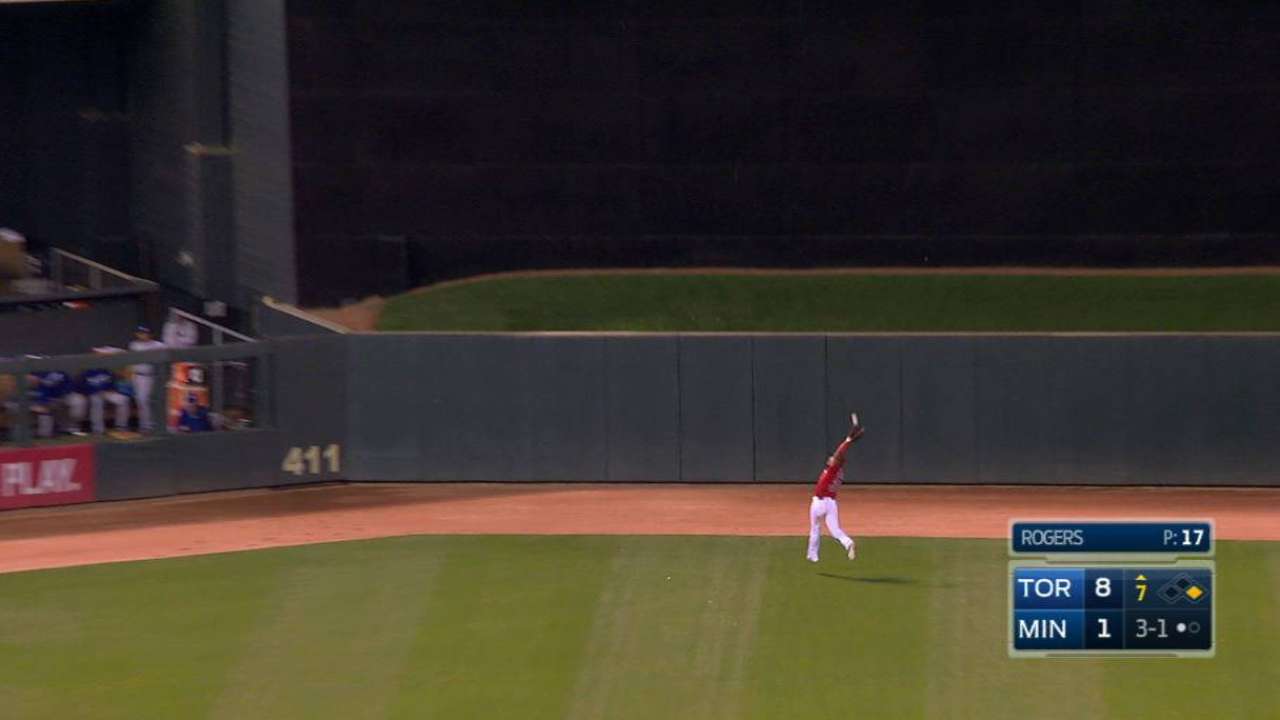 Santana's running grab