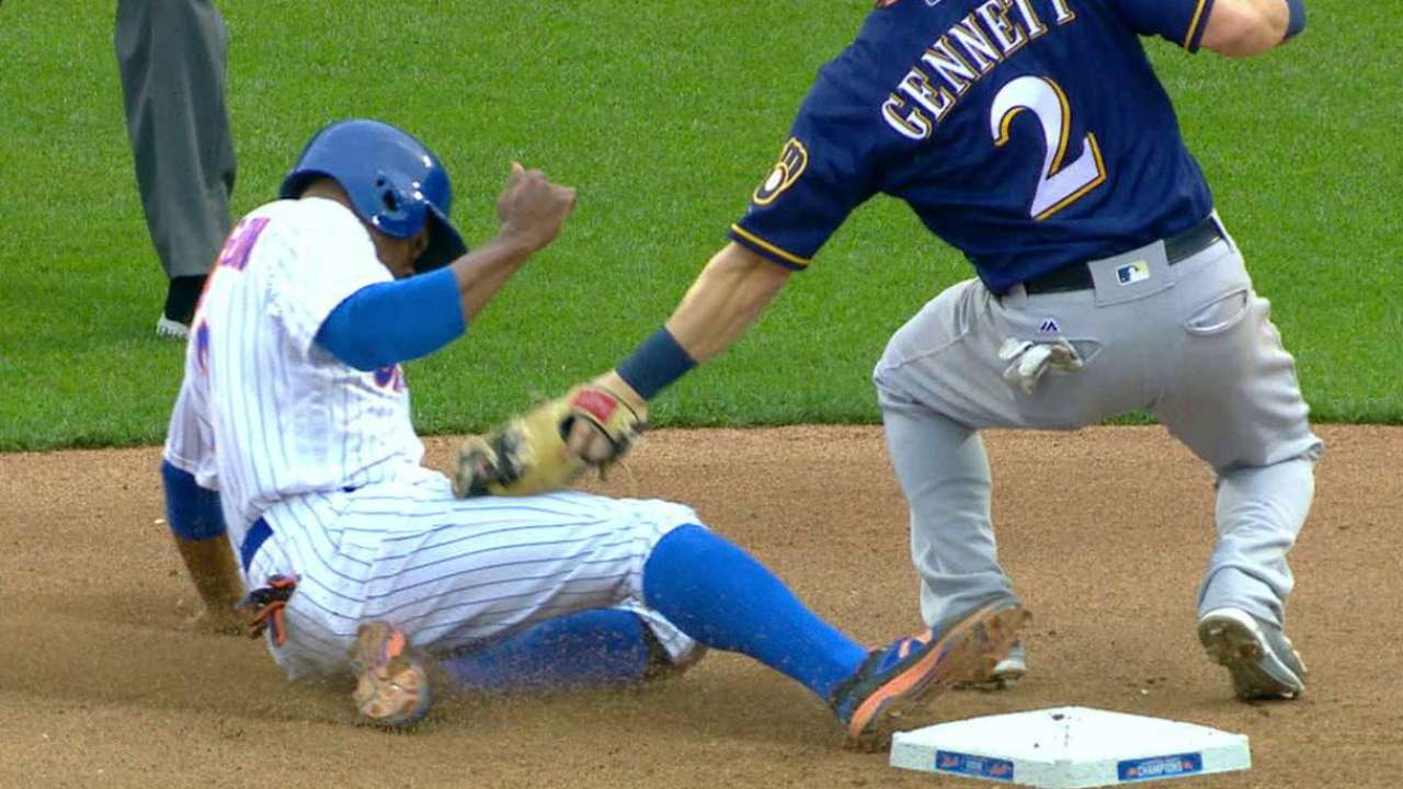 Lucroy throws out Granderson