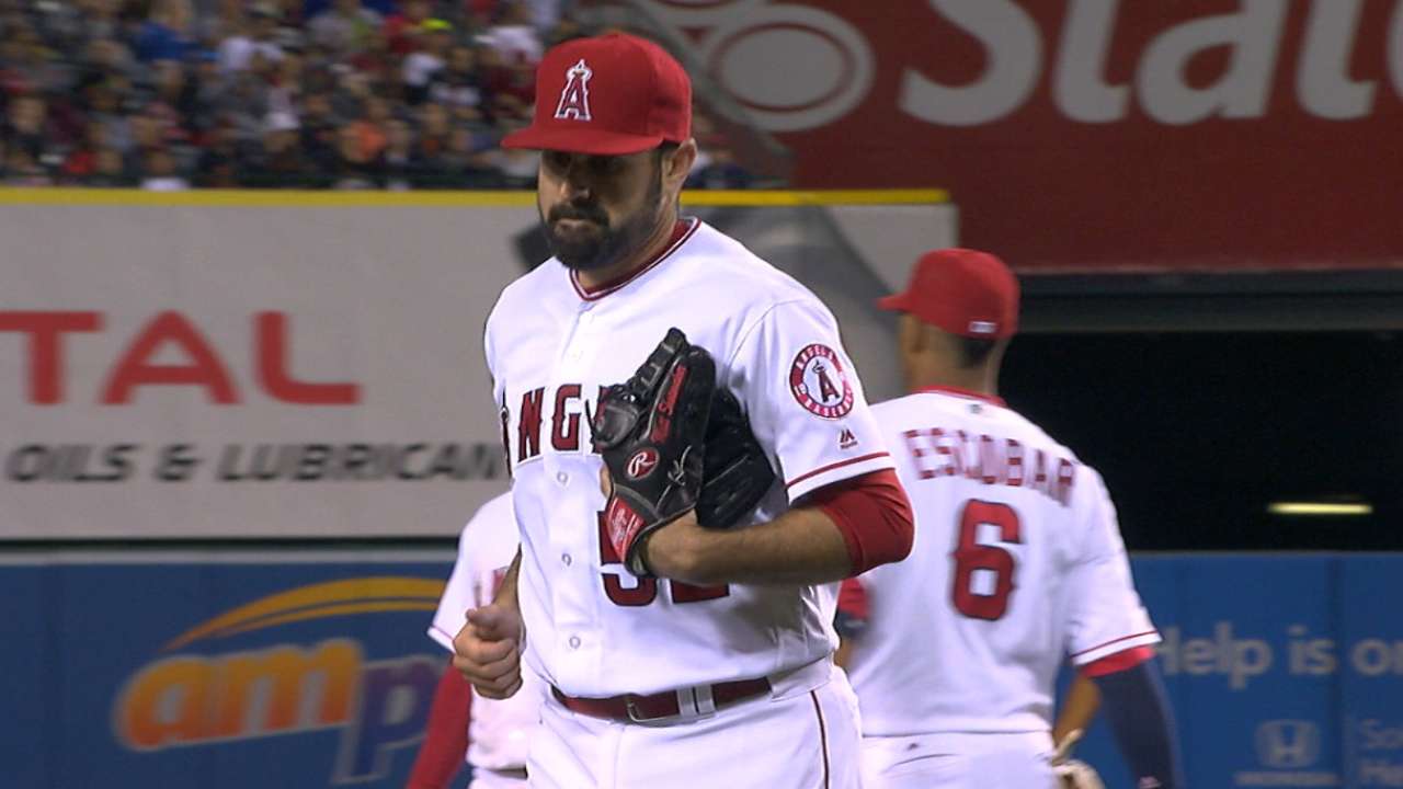 Shoemaker strikes out 12