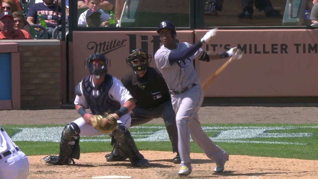 Beckham's two-run homer